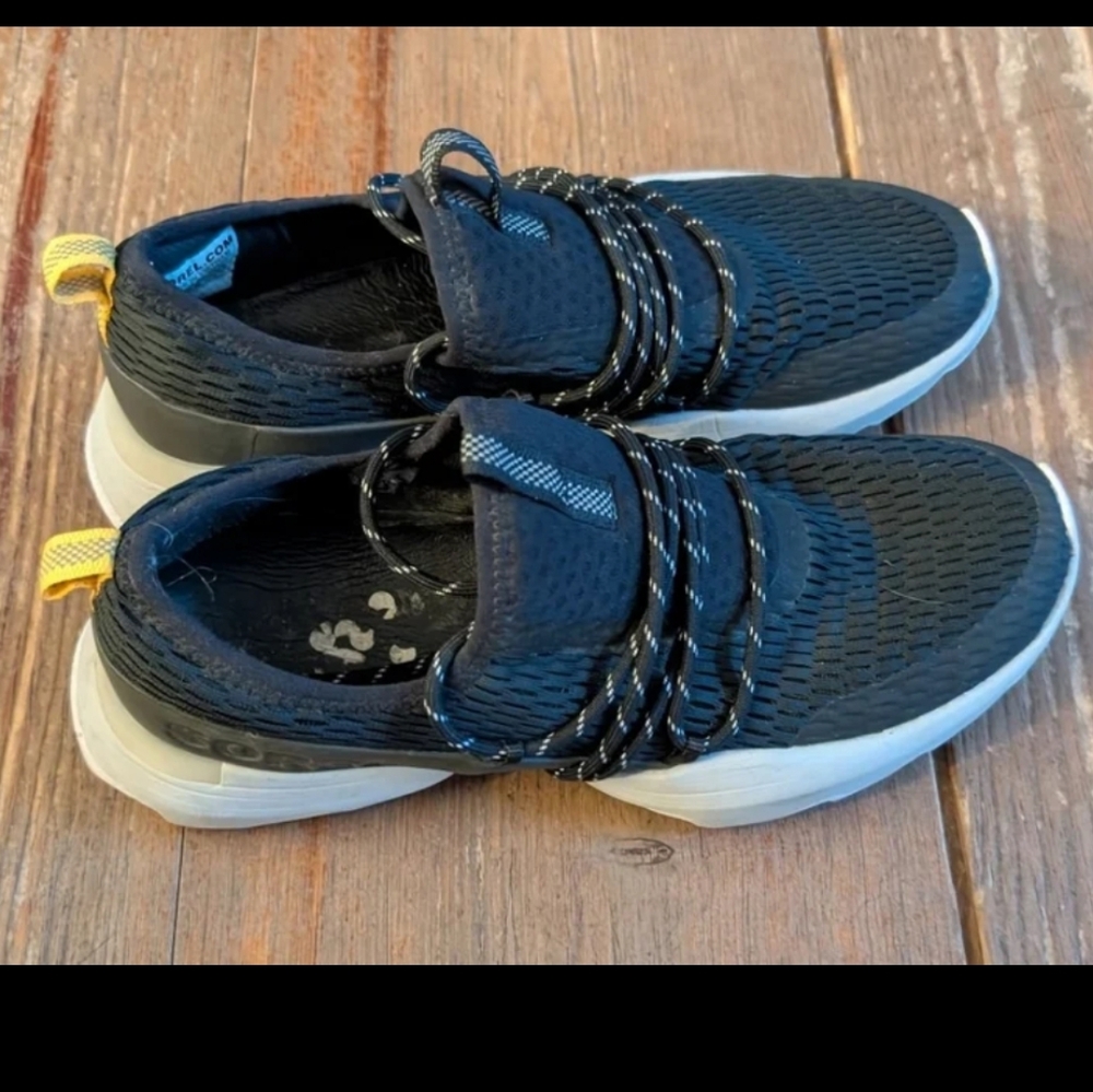 Sorel kinetic impact lace sneaker in black/white/yellow women's size 8.5